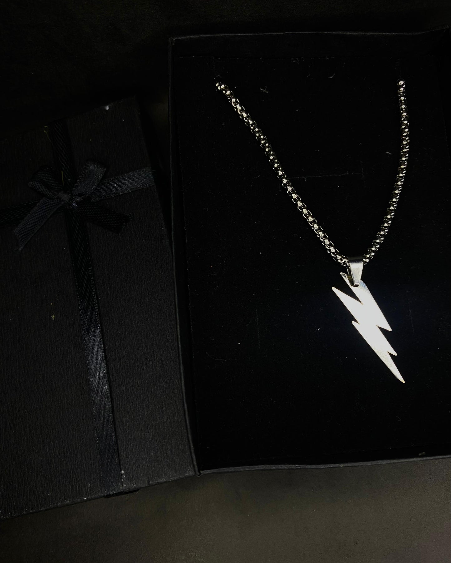 LIGHTENING PENDANT