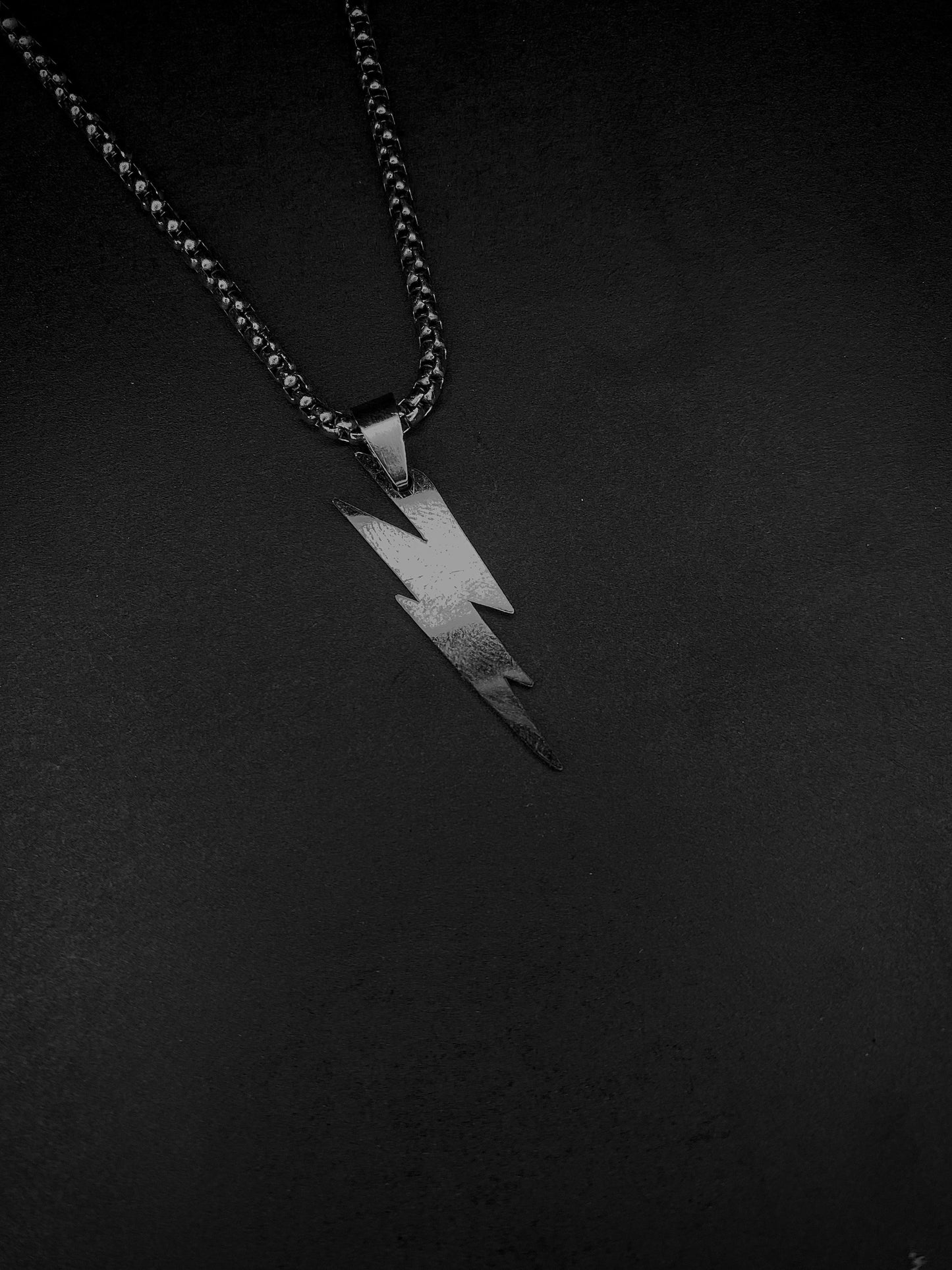LIGHTENING PENDANT