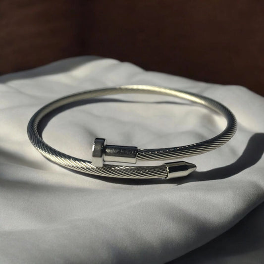 Minimal Nail Cuff