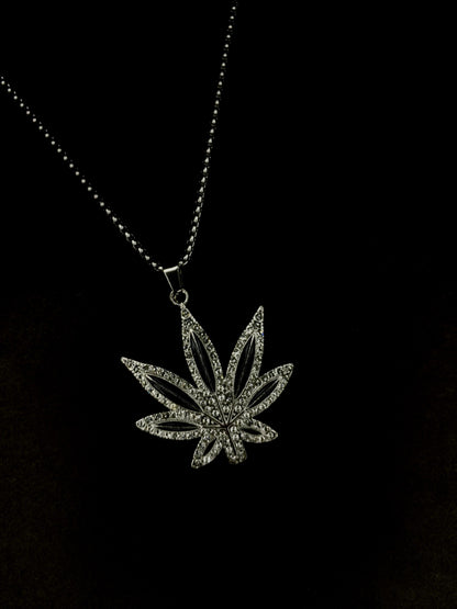 DIAMOND LEAF PENDANT
